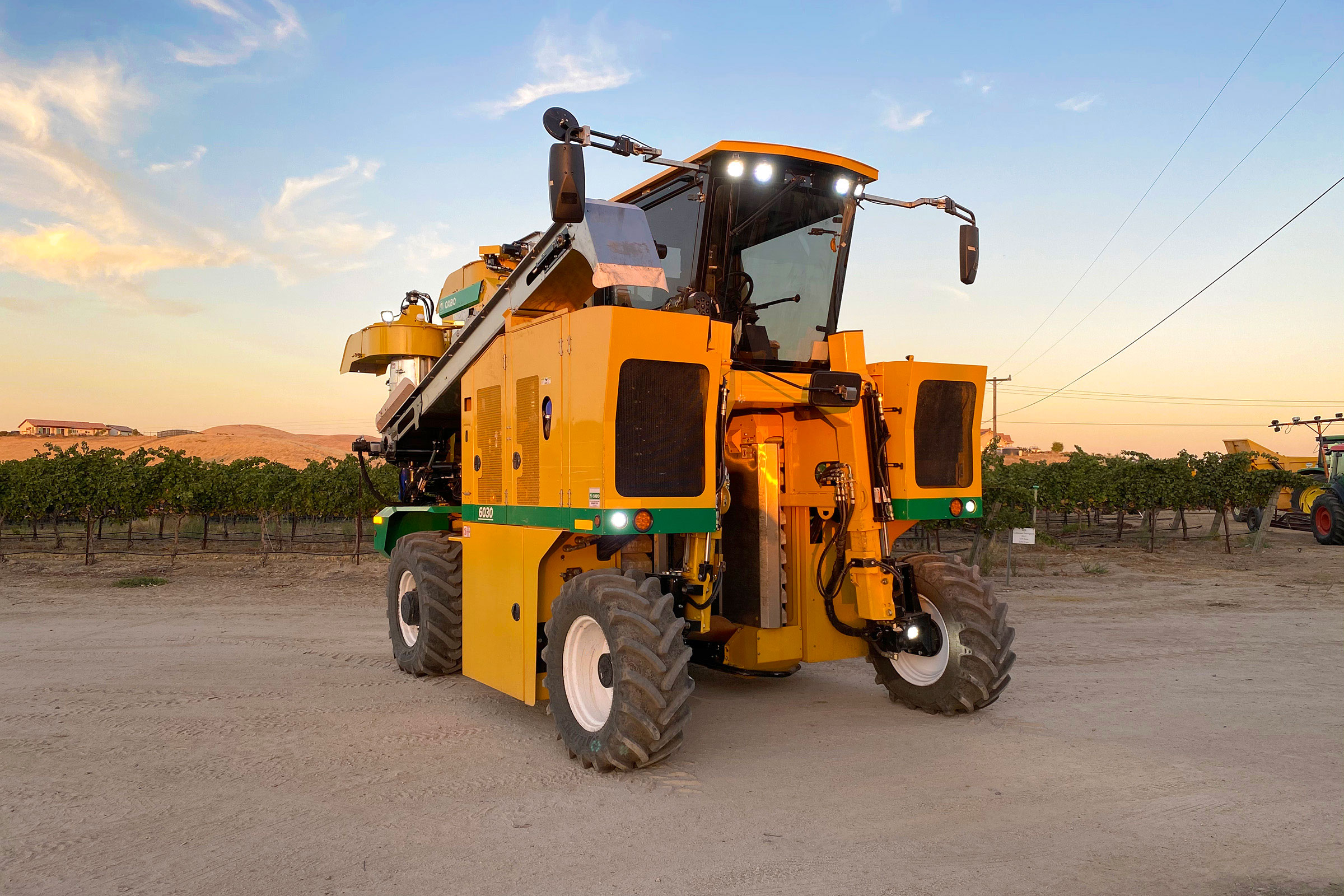 6030 Grape Harvester | Oxbo