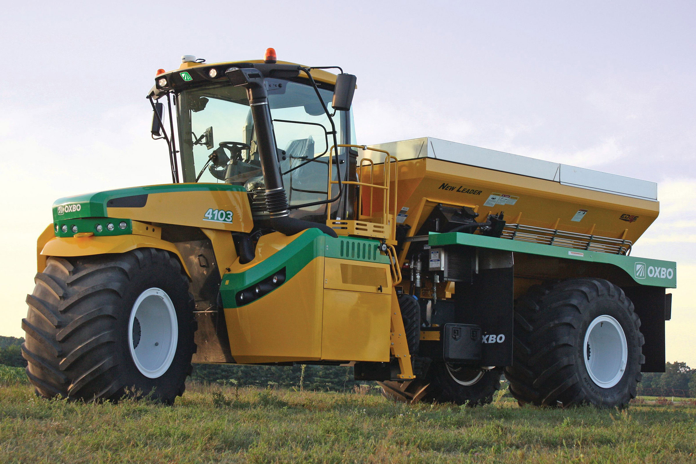 AT4103 High Flotation Spreader | Oxbo