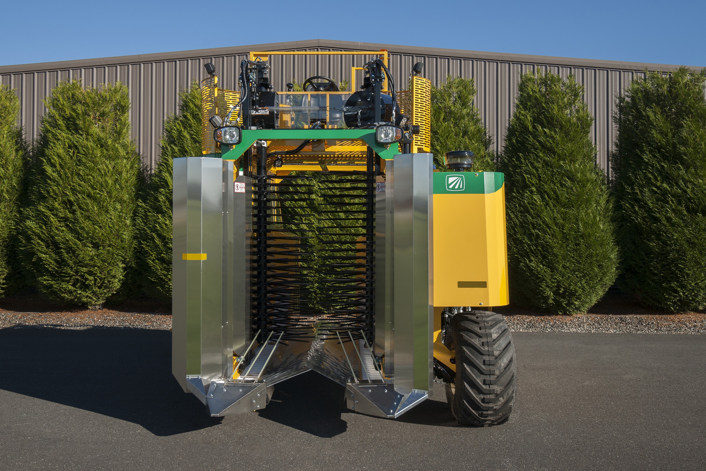 8040 Blueberry Harvester | Oxbo