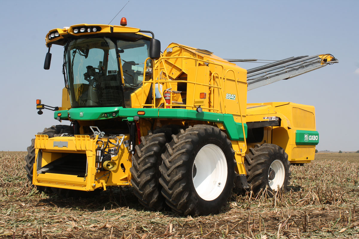 8840 Corn Harvester | Oxbo