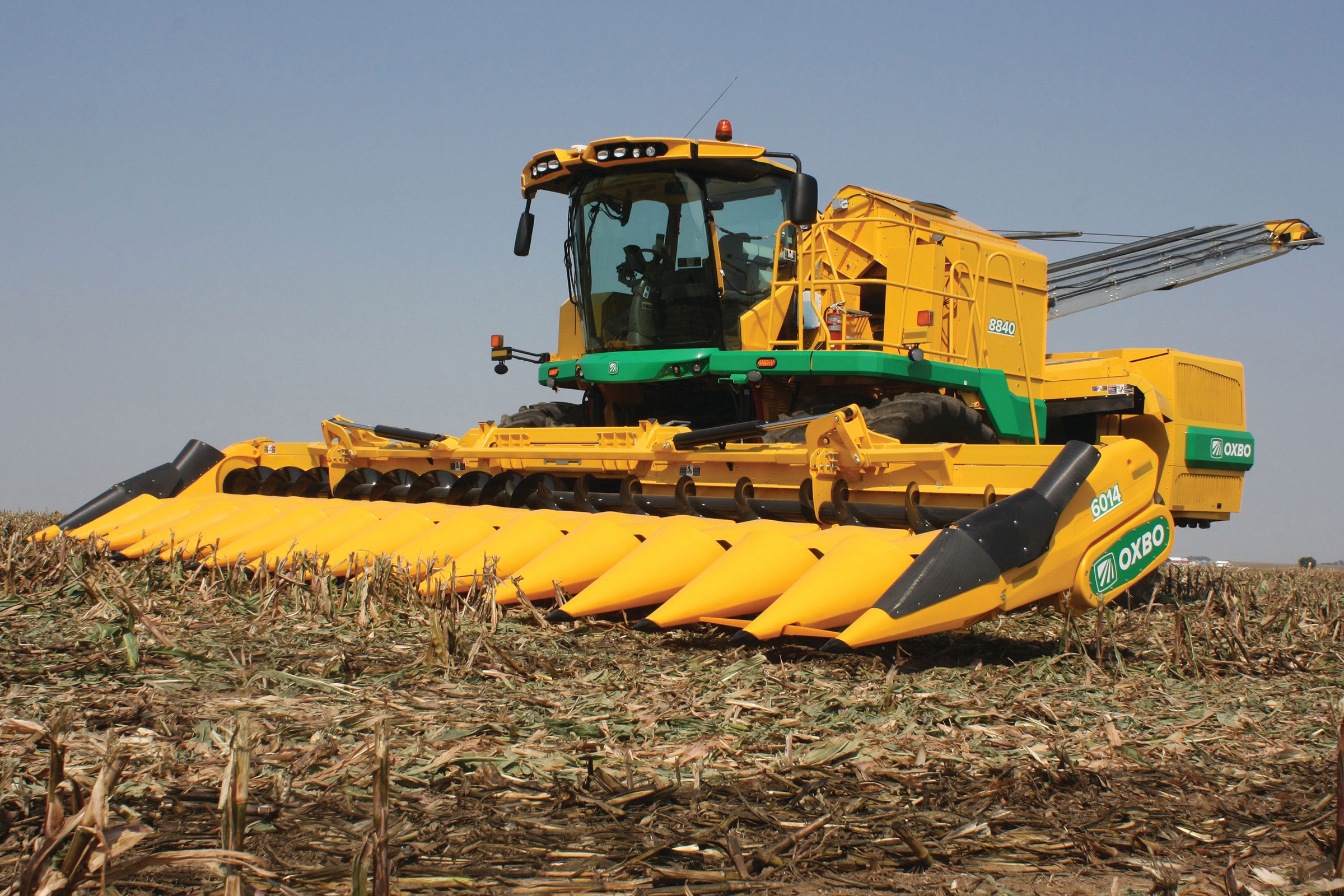 8840 Sweet and Seed Corn Harvester | Oxbo