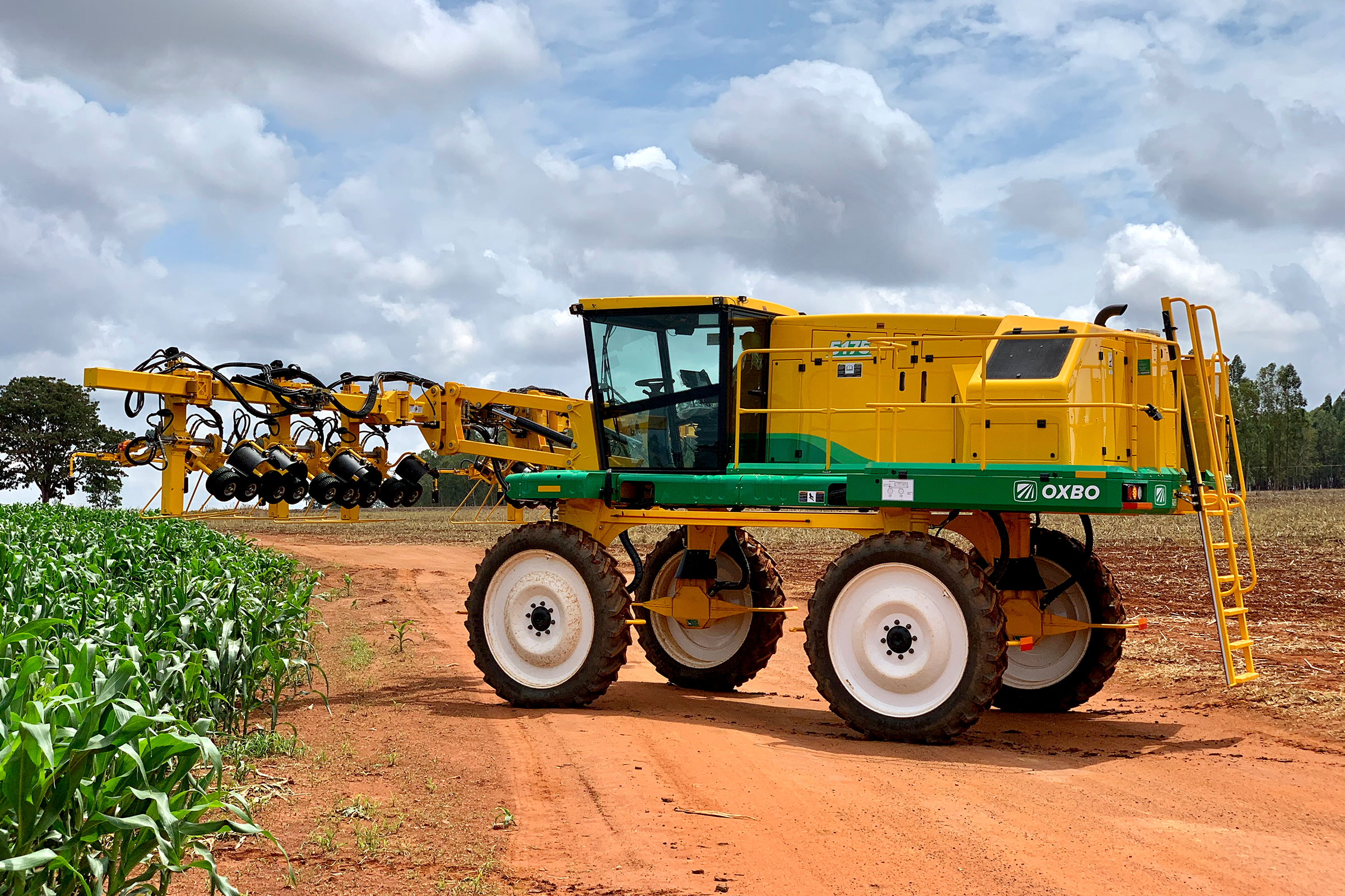 5175 Detasseler, Brazil | Oxbo