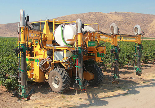 640 Multi-Row Vineyard Sprayer | Oxbo