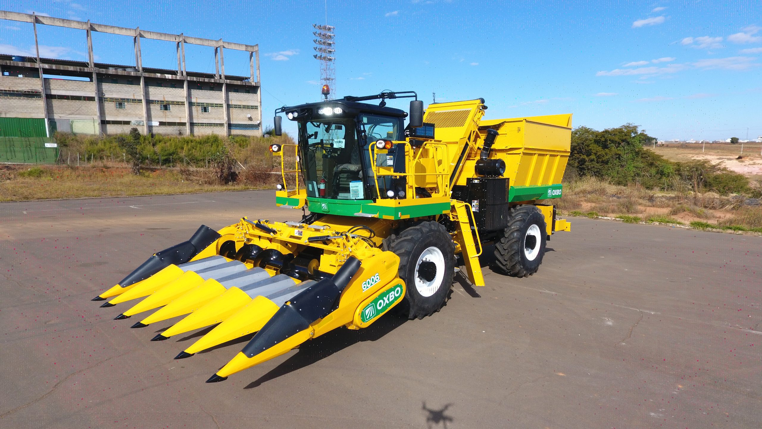 2560 Corn Harvester | Oxbo