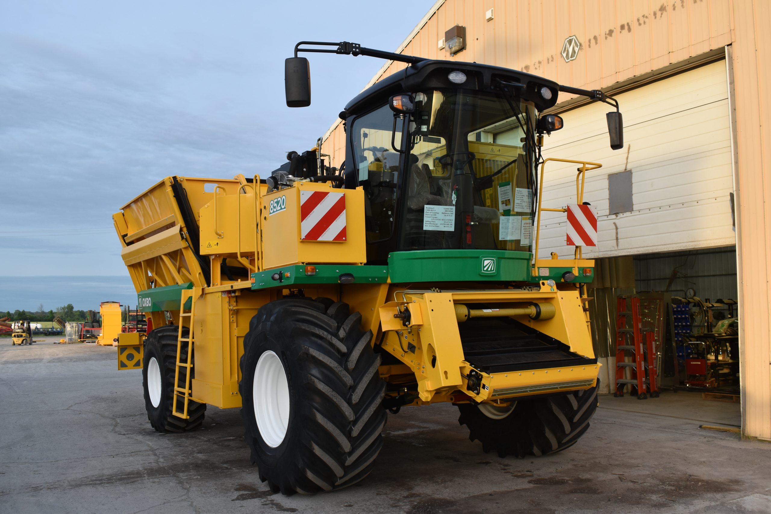 8530 Multi-Crop Harvester | Oxbo
