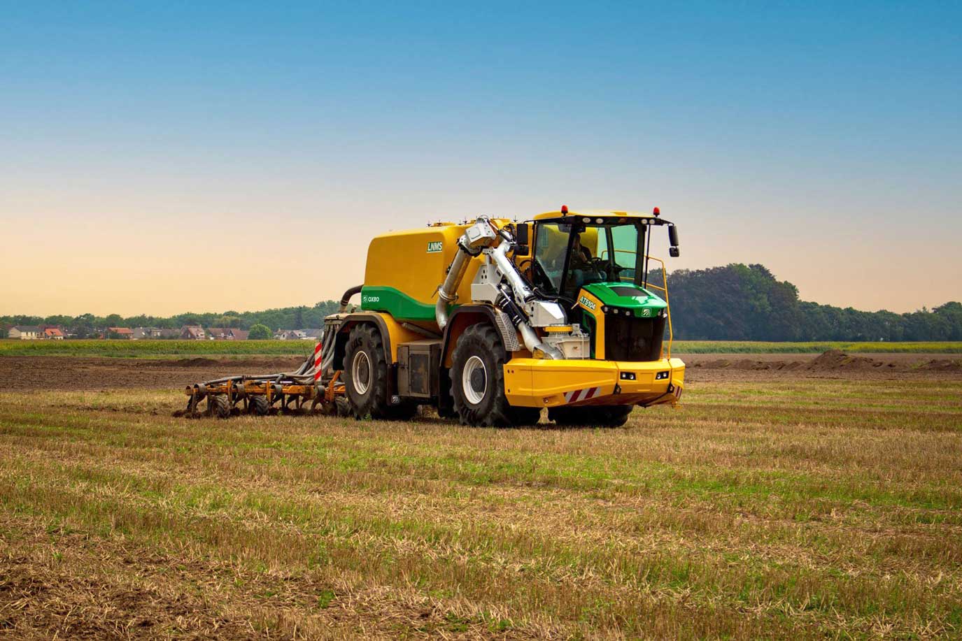 AT5104 Applicator | Oxbo