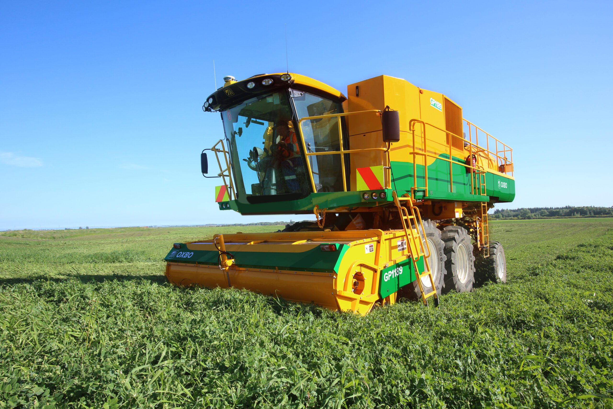 GP1189 Pea Harvester | Oxbo